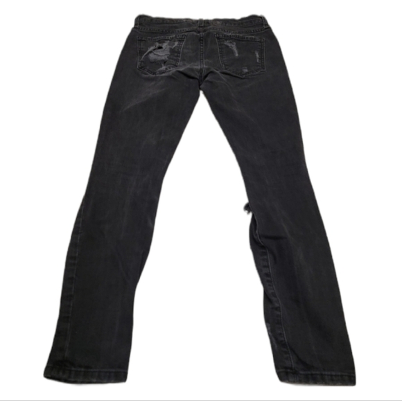 Current/Elliot shredded skinny jeans. - Picture 4 of 9